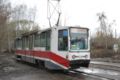 Трамвай КТМ-8 бортовой № 310 в Томске, на остановке Восточная (Троллейбусное депо). Фото: Илья Плеханов